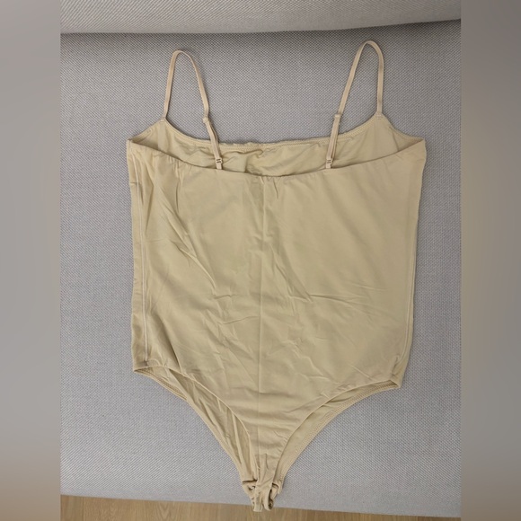 SKIMS Fits Everybody Cami Bodysuit size XL - Picture 6 of 7